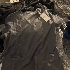 Casma Three-Pocket Scrub Top Figs Graphite New Large